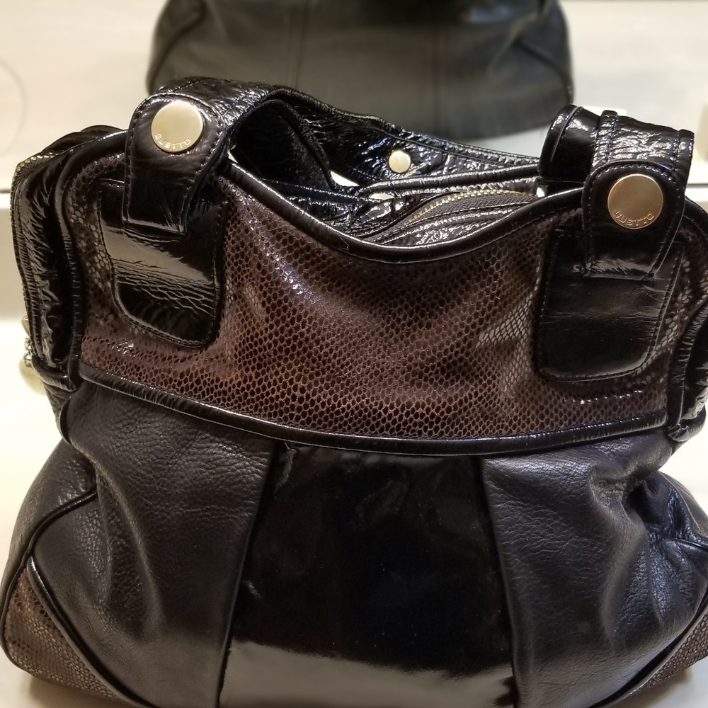 Gorgeous Gustto Larger Setelah Shoulder Bag